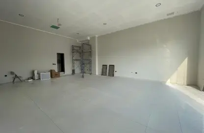 Show Room - Studio - 1 Bathroom for rent in Al Azizia Street - Al Aziziyah - Doha