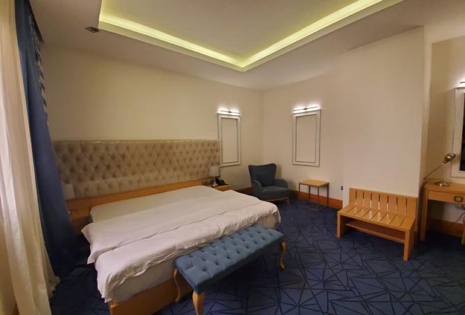 927032 - Property Image 2