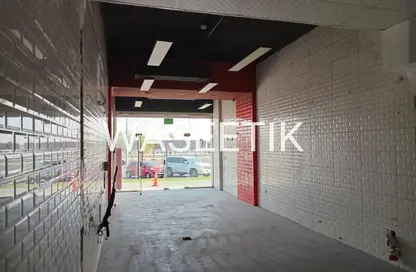 Shop - Studio - 1 Bathroom for rent in Bu Hamour Street - Abu Hamour - Doha