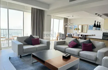 Living Room image for: Penthouse - 3 Bedrooms - 5 Bathrooms for rent in Viva West - Viva Bahriyah - The Pearl Island - Doha, Image 1