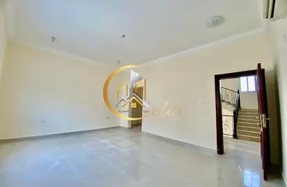 مجمع سكني - 5 غرف نوم - 4 حمامات للايجار في بوابة عين خالد - عين خالد - الدوحة
