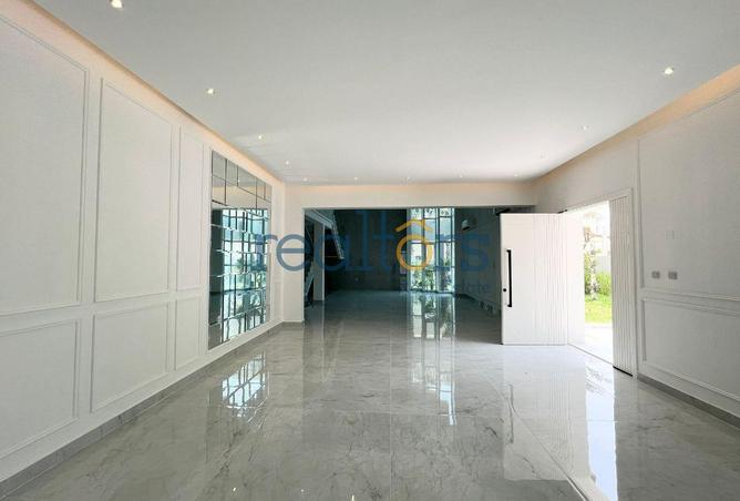 962502 - Property Image 2