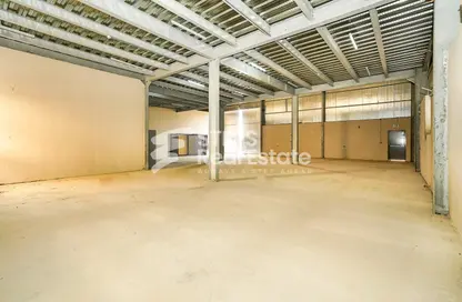 Warehouse - Studio - 6 Bathrooms for rent in Jerry Al Samur - Birkat Al Awamer - Al Wakra