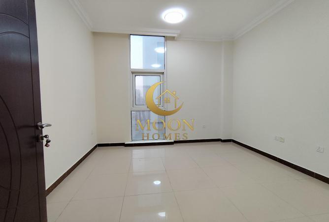 910041 - Property Image 3