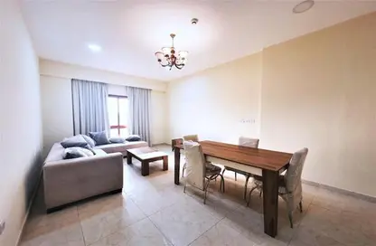 Apartment - 2 Bedrooms - 2 Bathrooms for rent in Building 12 - Abu Umama Street - Al Muntazah - Doha