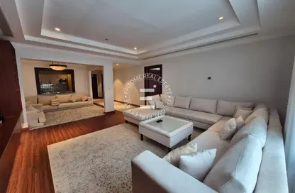 Apartment - 1 Bedroom - 2 Bathrooms for rent in Tower 24 - Porto Arabia - The Pearl Island - Doha