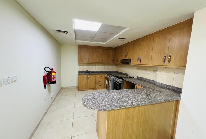 932726 - Property Image 3