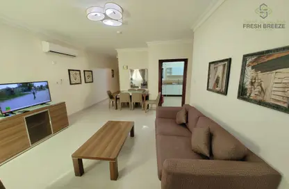 Apartment - 2 Bedrooms - 2 Bathrooms for rent in Umm Ghuwalina - Umm Ghuwailina - Doha