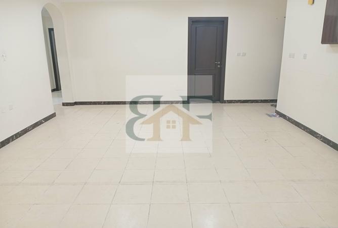 953249 - Property Image 2
