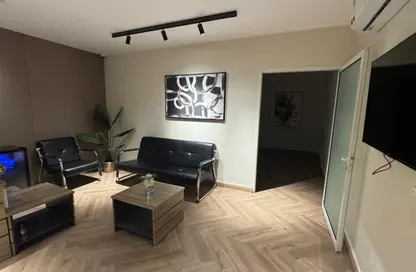 محل تجاري - استوديو - 2 حمامات للايجار في جنوب مويثر - منطقة مويثر - الدوحة