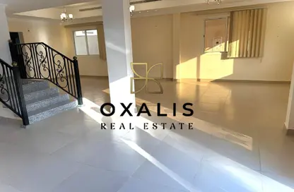 فيلا - 3 غرف نوم - 3 حمامات للايجار في سوق الغرافة - الغرافة - الدوحة