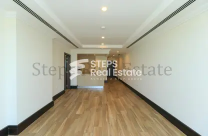 Apartment - 1 Bedroom - 2 Bathrooms for rent in West Porto Drive - Porto Arabia - The Pearl Island - Doha