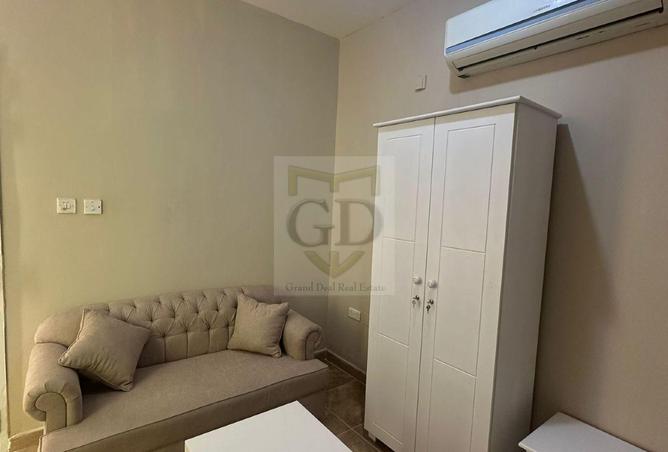 929832 - Property Image 2