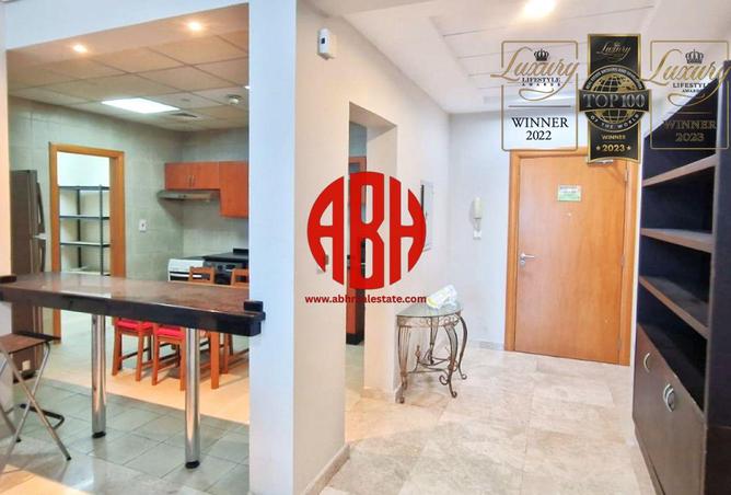 998930 - Property Image 2