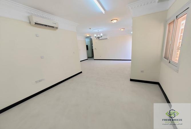 966837 - Property Image 2