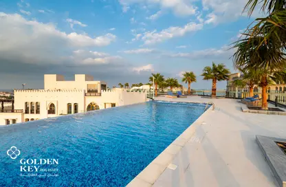 Apartment - 2 Bedrooms - 4 Bathrooms for rent in La Plage Centrale - La Plage - The Pearl Island - Doha