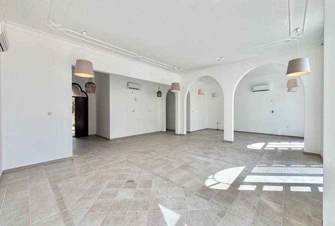 991826 - Property Image 3