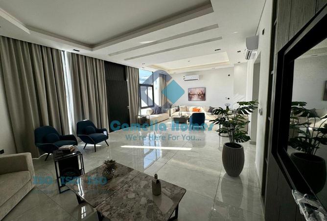 945251 - Property Image 2