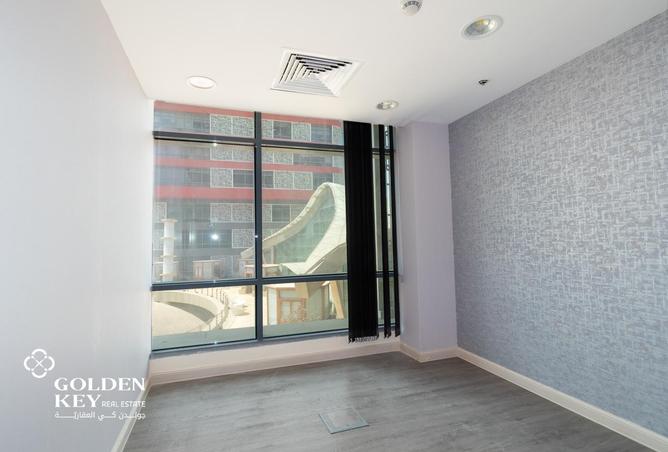 900715 - Property Image 2