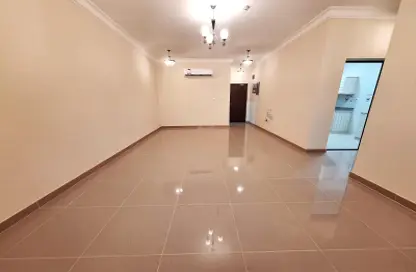 Apartment - 3 Bedrooms - 3 Bathrooms for rent in Al Mansoura - Al Mansoura - Doha