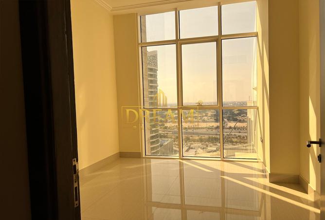 866067 - Property Image 2