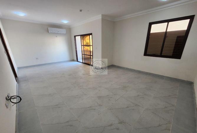شقة - 2 غرف نوم - 2 حمامات للايجار في شارع عمر بن عبدالعزيز - مدينة خليفة - الدوحة