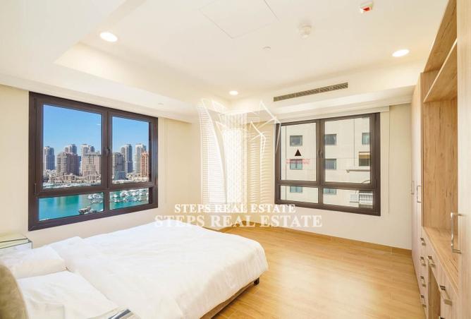 Apartment - 2 Bedrooms - 2 Bathrooms for sale in West Porto Drive - Porto Arabia - The Pearl Island - Doha