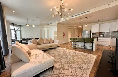 Apartment - 2 Bedrooms - 4 Bathrooms for rent in Floresta Gardens - Floresta Gardens - The Pearl Island - Doha