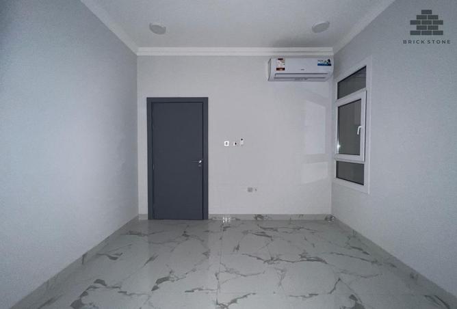 977907 - Property Image 3