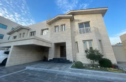 فيلا - 3 غرف نوم - 3 حمامات للايجار في شارع النعيجة - النعيجة - الدوحة