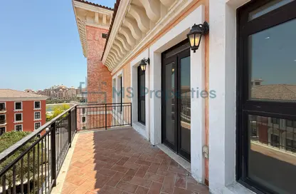 Apartment - 1 Bedroom - 2 Bathrooms for rent in Carnaval - Qanat Quartier - The Pearl Island - Doha