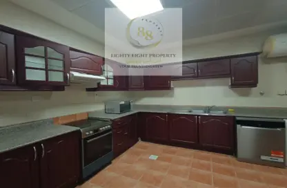 Kitchen image for: Apartment - 3 Bedrooms - 3 Bathrooms for rent in Anas Street - Fereej Bin Mahmoud North - Fereej Bin Mahmoud - Doha, Image 1