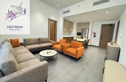 Apartment - 2 Bedrooms - 3 Bathrooms for rent in Ramada Commercial Building - Al Rawabi Street - Al Muntazah - Doha