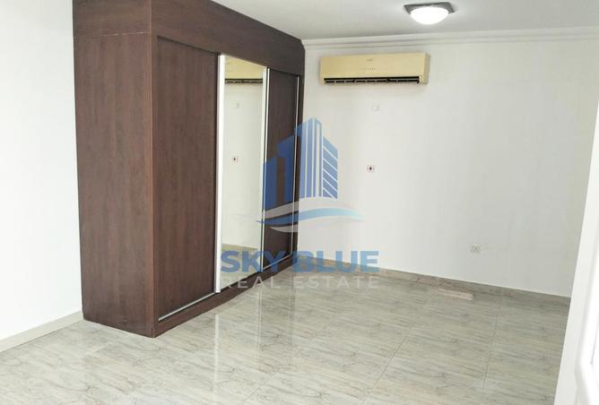 904377 - Property Image 2
