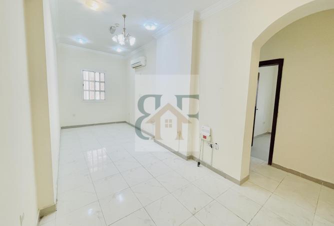 945294 - Property Image 2