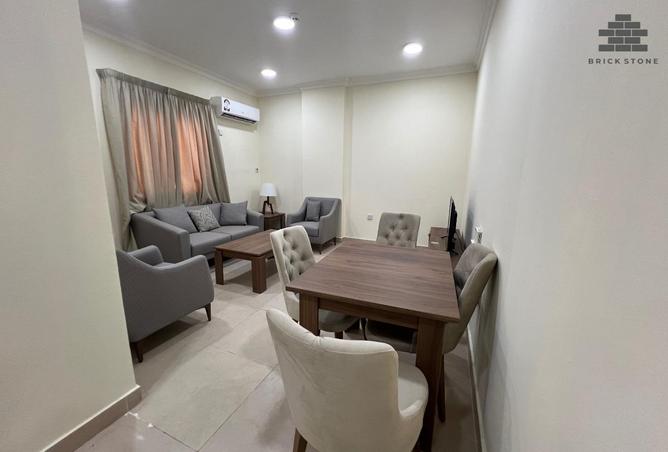 909793 - Property Image 3