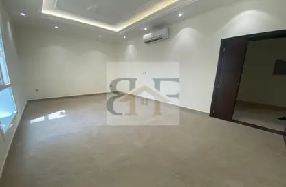 Apartment - 2 Bedrooms - 2 Bathrooms for rent in Al Nasr Street - Al Nasr - Doha