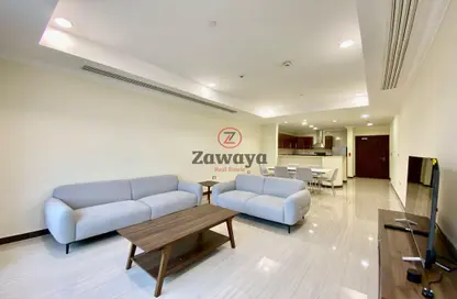 Apartment - 2 Bedrooms - 2 Bathrooms for rent in West Porto Drive - Porto Arabia - The Pearl Island - Doha