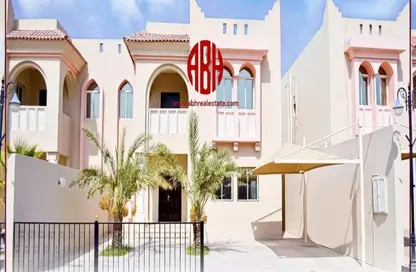 فيلا - 4 غرف نوم - 4 حمامات للايجار في شارع الهناء - الغرافة - الدوحة