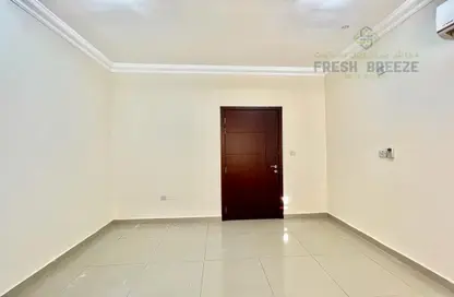 صورة لـ غرفة فارغة شقة - 2 غرف نوم - 3 حمامات للايجار في المنصورة - الدوحة ، صورة رقم 1
