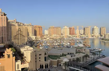 شقة - 2 غرف نوم - 3 حمامات للايجار في طريق بورتو الغربي - بورتو أرابيا - جزيرة اللؤلؤة - الدوحة