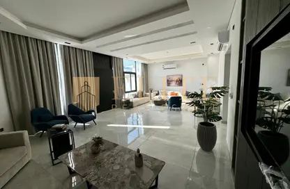 Villa - 5 Bedrooms - 7 Bathrooms for rent in Al Thumama - Al Thumama - Doha