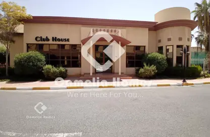 Compound - 3 Bedrooms - 5 Bathrooms for rent in New Salata - Salata - Doha