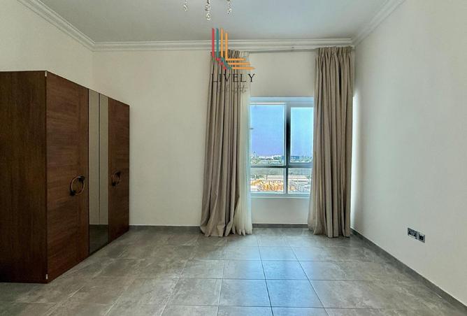 982003 - Property Image 3