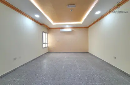 شقة - 2 غرف نوم - 2 حمامات للايجار في شارع المطار القديم - طريق المطار القديم - الدوحة