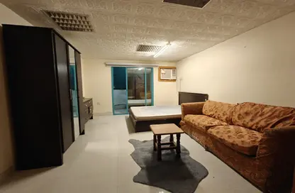 Apartment - 2 Bedrooms - 1 Bathroom for rent in Umm Ghwailina Comm - Umm Ghuwalina - Umm Ghuwailina - Doha