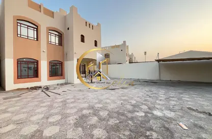 Villa - 6 Bedrooms - 7 Bathrooms for rent in Umm Al Seneem Street - Ain Khaled - Doha
