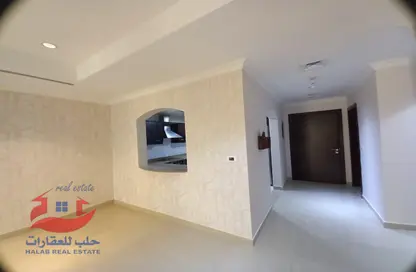 Empty Room image for: Apartment - 2 Bedrooms - 3 Bathrooms for rent in Zig Zag Tower B - Zig Zag Towers - West Bay - Doha, Image 1