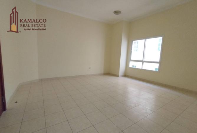 930689 - Property Image 2
