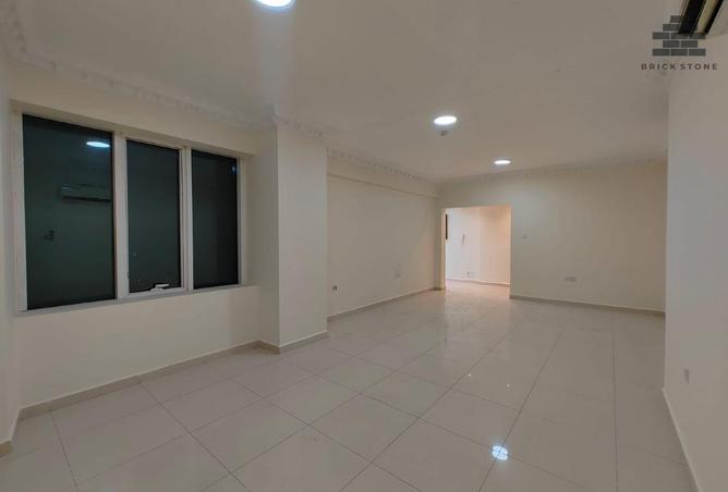 900879 - Property Image 3